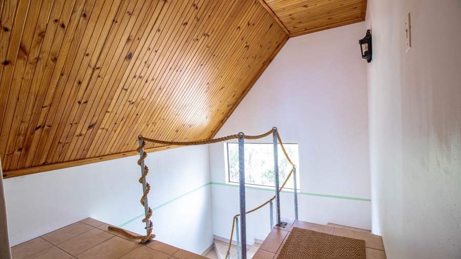 4 Bedroom Property for Sale in Cove Rock Eastern Cape